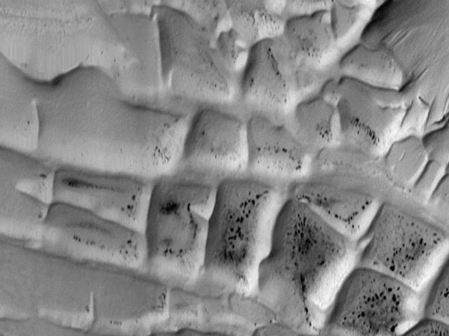 Mars: Ridges Near the South Pole
