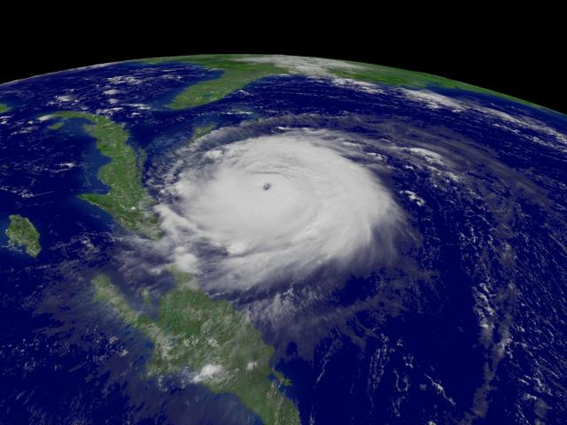 Hurricane Frances Approaches Florida