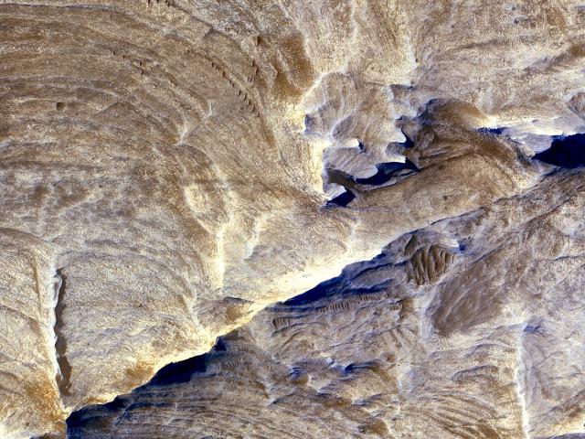 White Ridges on Mars