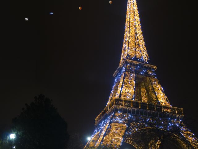 Eiffel Moon