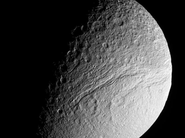 Ithaca Chasma: The Great Rift on Saturn’s Tethys