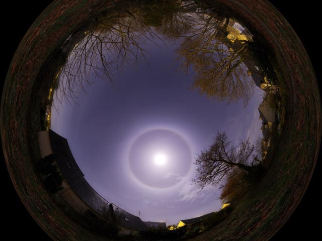 Circle ’round the Moon