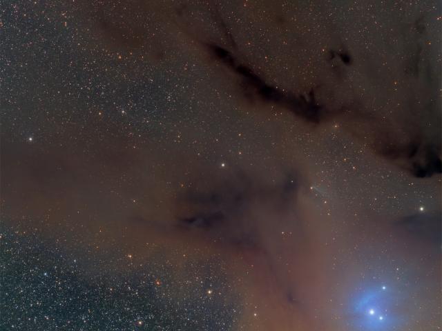 Streaming Dark Nebulas near B44