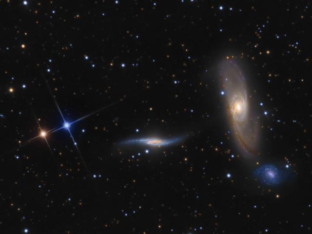 Arp 286: Trio in Virgo