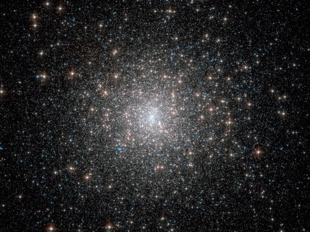Globular Cluster M15 from Hubble