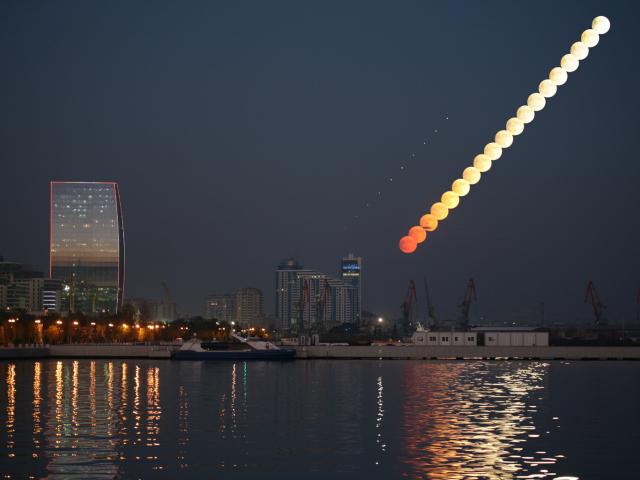 Baku Moonrise