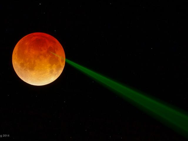 Red Moon, Green Beam