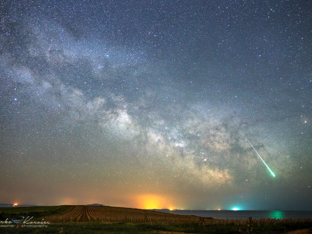 Meteor in the Milky Way