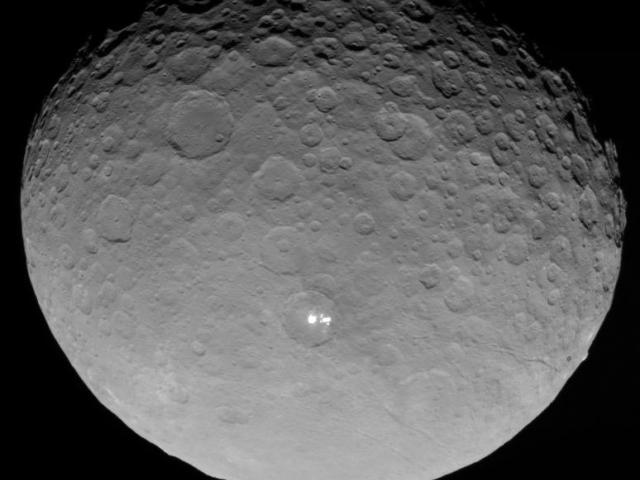Dwarf Planet, Bright Spot
