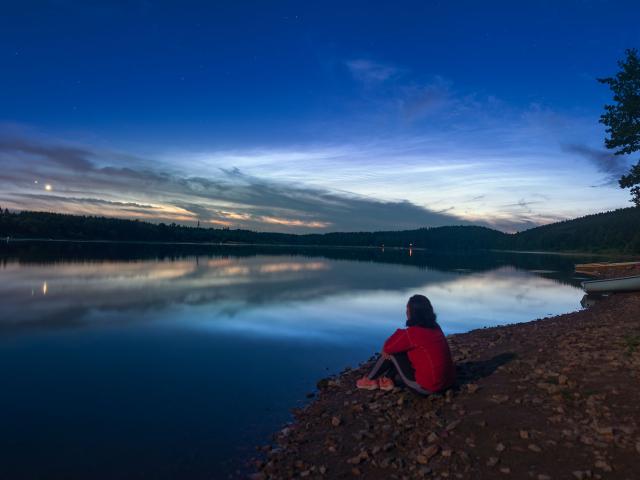 Venus, Jupiter, and Noctilucent Clouds
