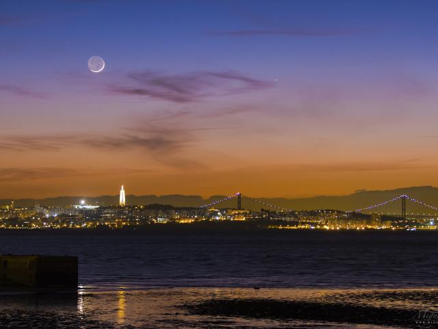 Mercury and Crescent Moon Set