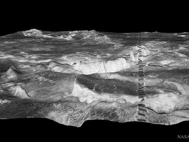 Cylindrical Mountains on Venus