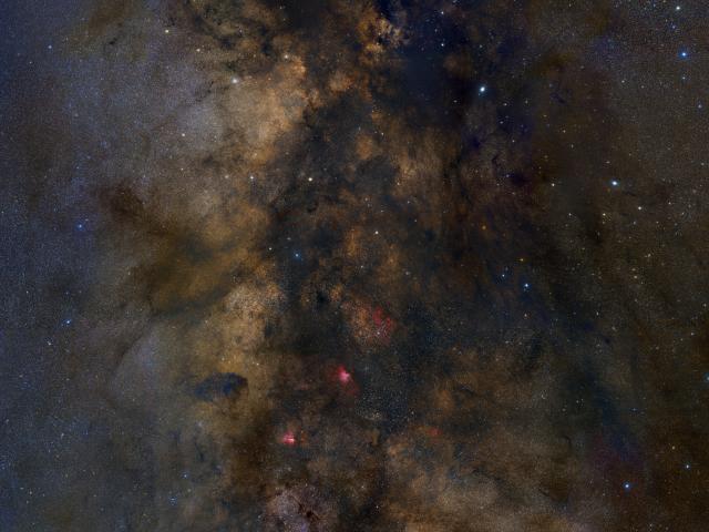 Great Rift Near the Center of the Milky Way