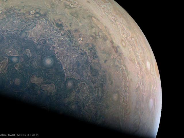 Cloud Swirls around Southern Jupiter from Juno