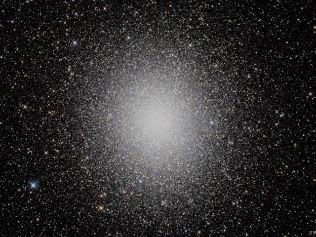 Star Cluster Omega Centauri in HDR