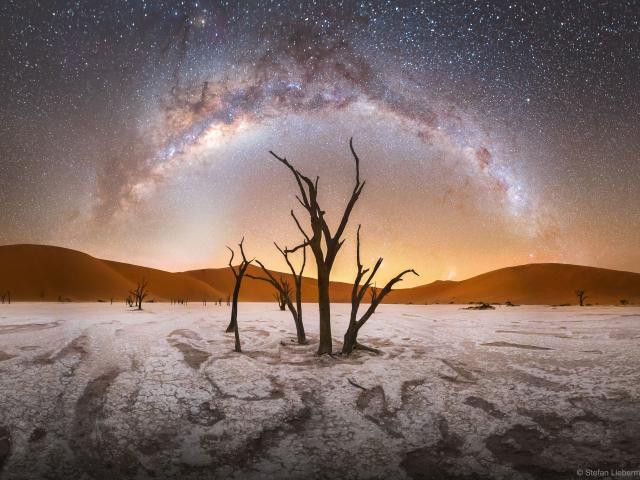 Milky Way over Deadvlei in Namibia