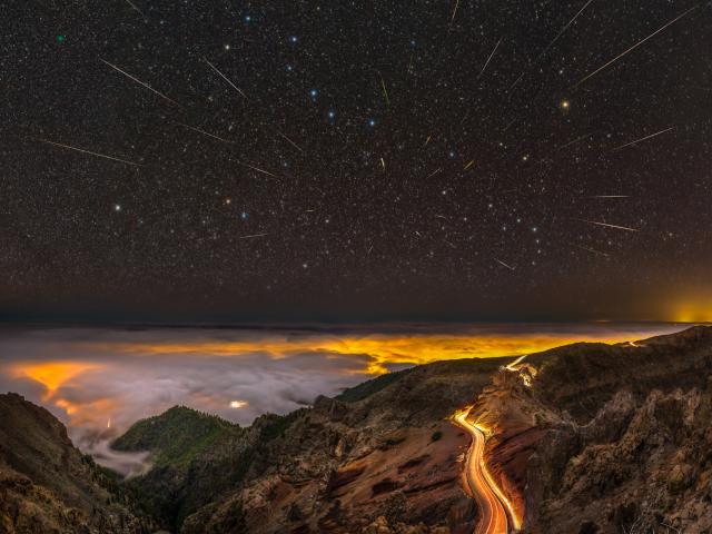 Meteors, Comet, and Big Dipper over La Palma