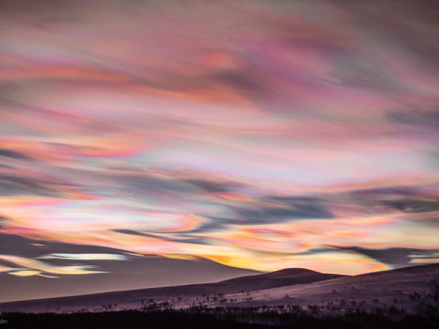 Nacreous Clouds over Sweden