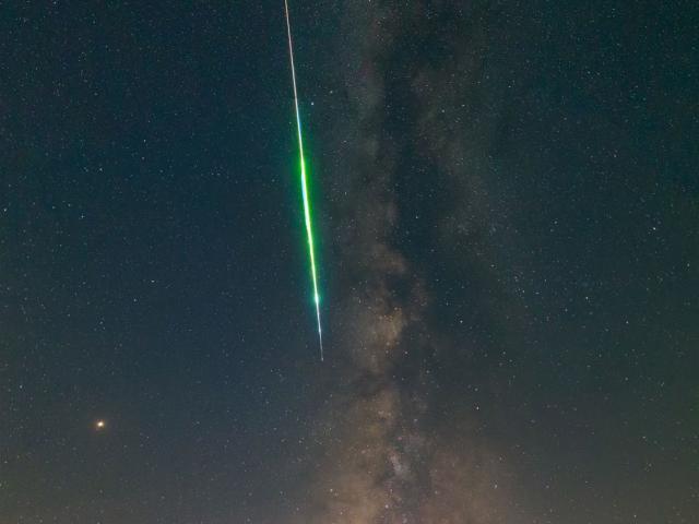 A Perseid Meteor and the Milky Way