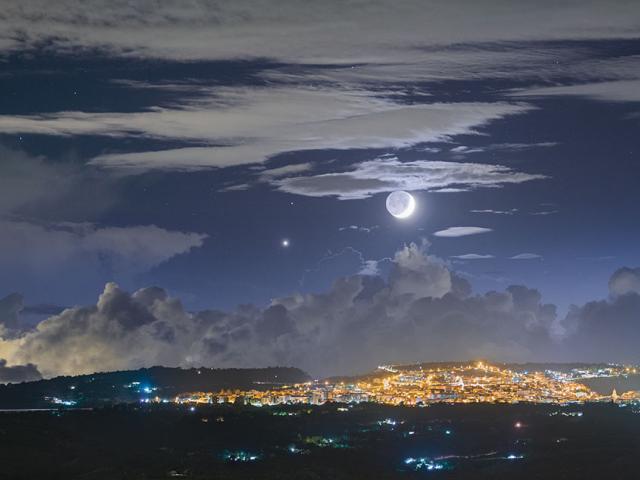 Earthshine Moon over Sicily