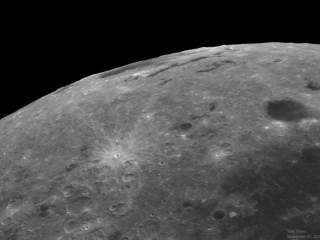 Western Moon, Eastern Sea