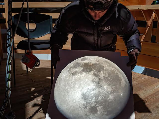 Direct Projection: The Moon in My Hands