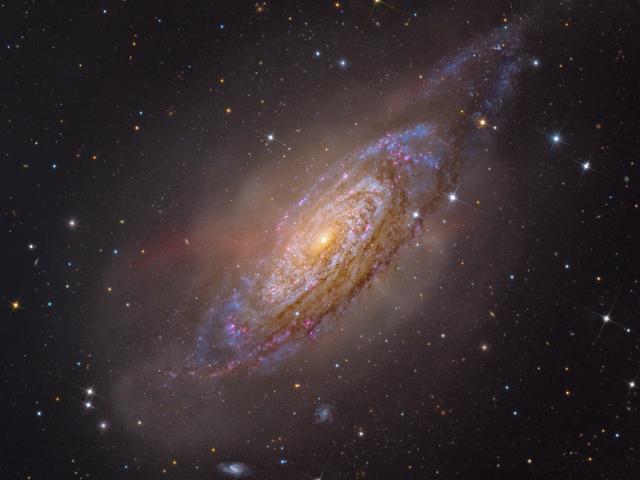 NGC 3521: Galaxy in a Bubble