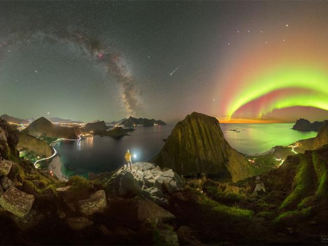 An Artful Sky over Lofoten Islands