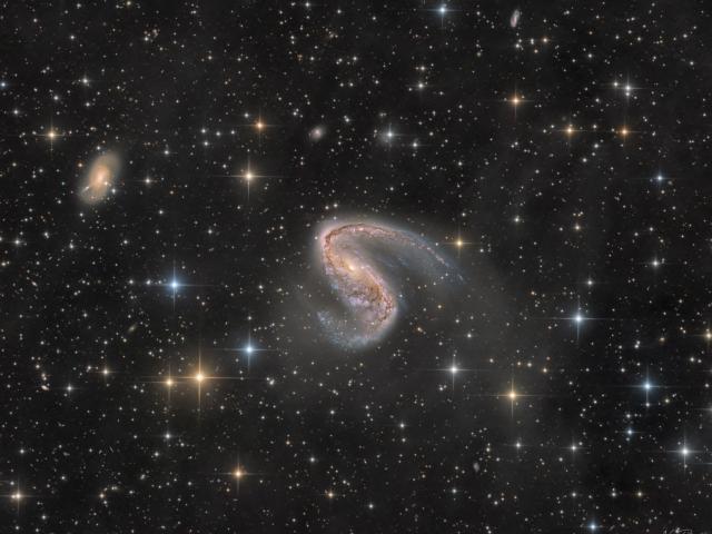 NGC 2442: Galaxy in Volans