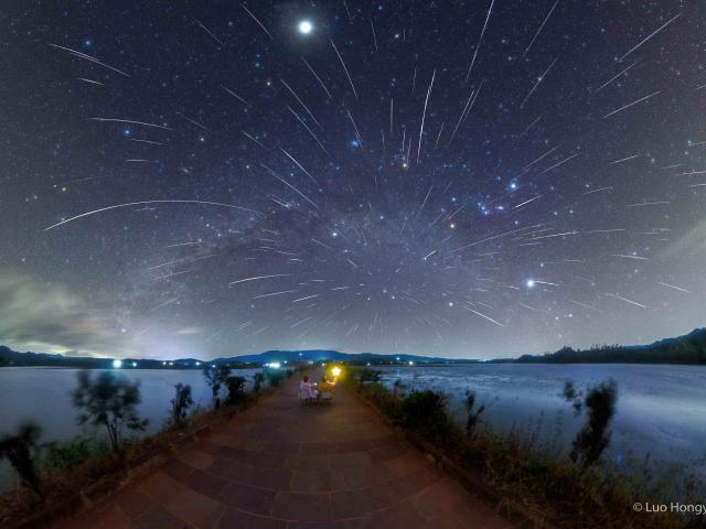 Geminids over China’s Nianhu Lake