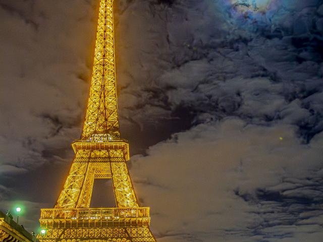 A Lunar Corona over Paris