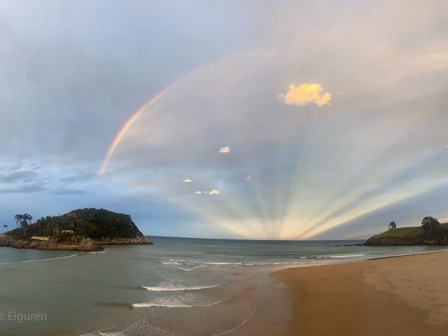 Anticrepuscular Rays: A Rainbow Fan over Spain
