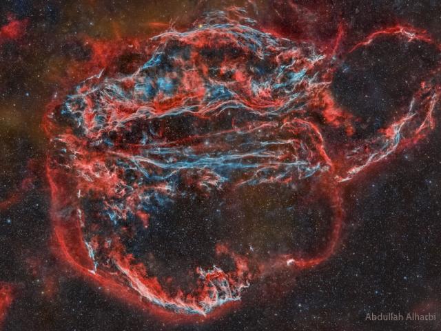 Veil Nebula: Wisps of an Ancient Supernova