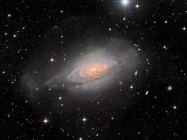 NGC 3521: Galaxy in a Bubble