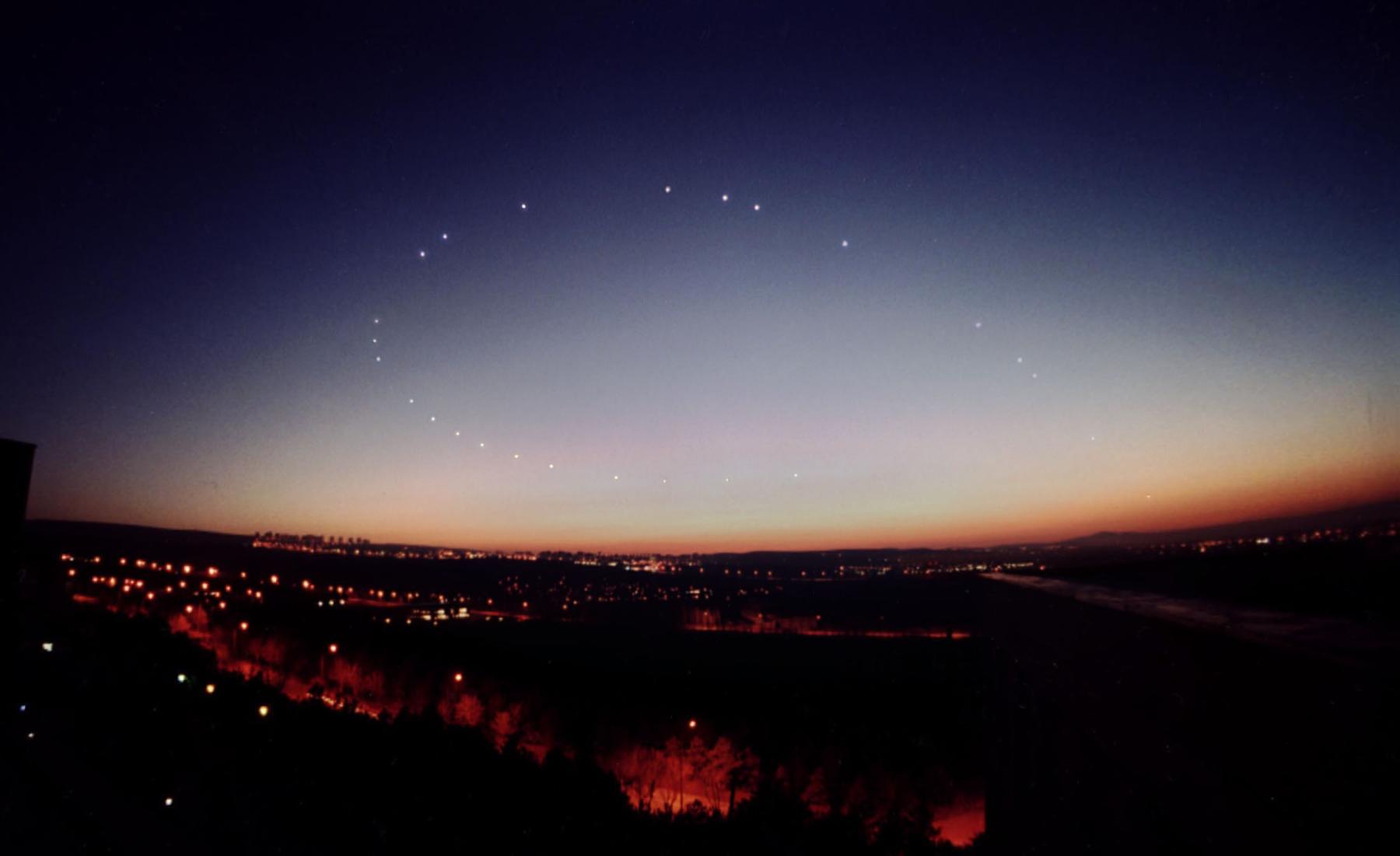 Venus’ Evening Loop