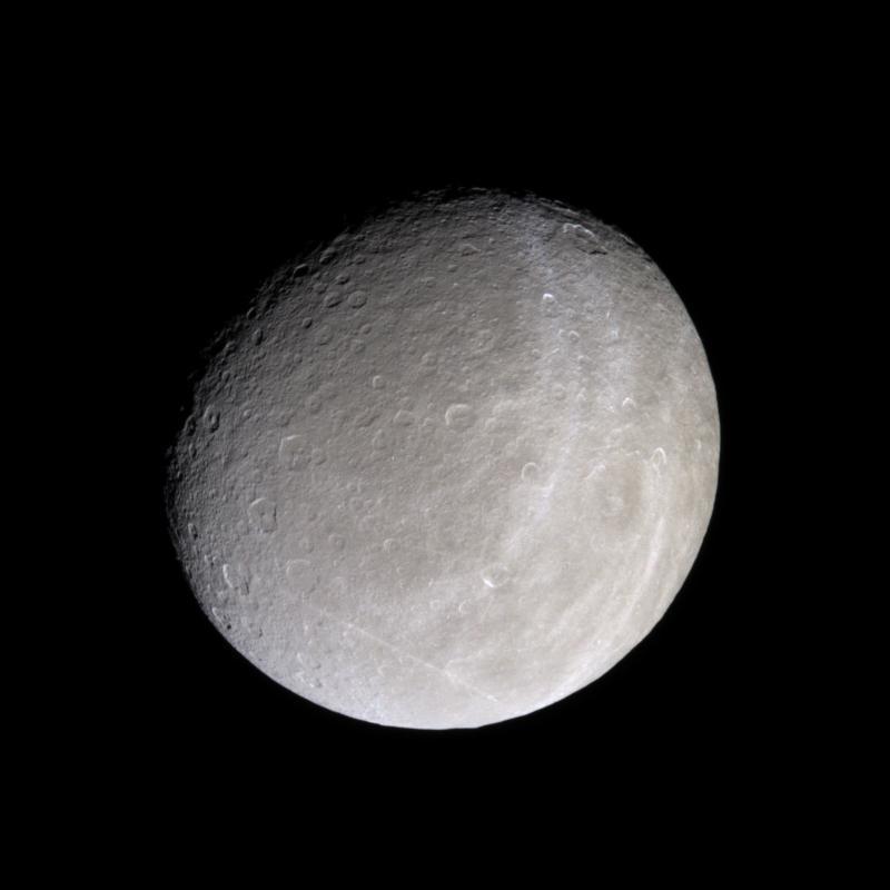 Saturns Moon Rhea from Cassini