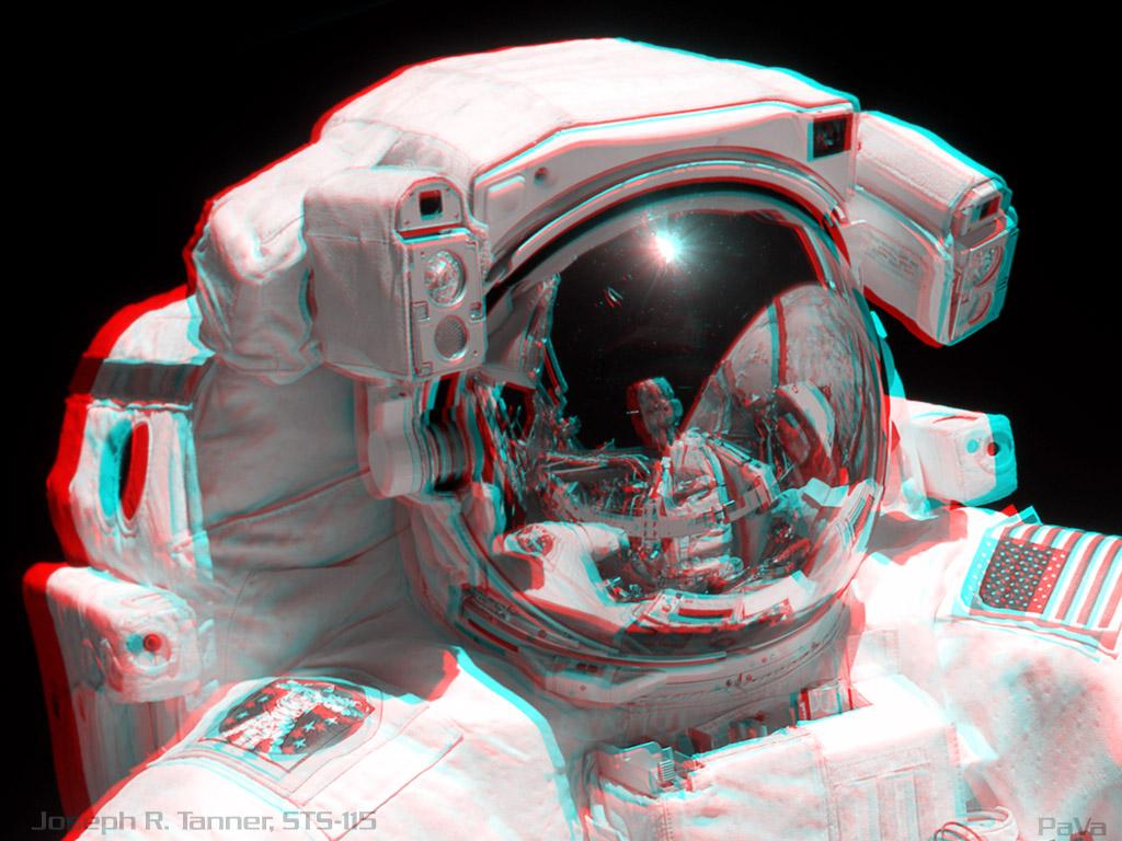 STS 115: Stereo Portrait
