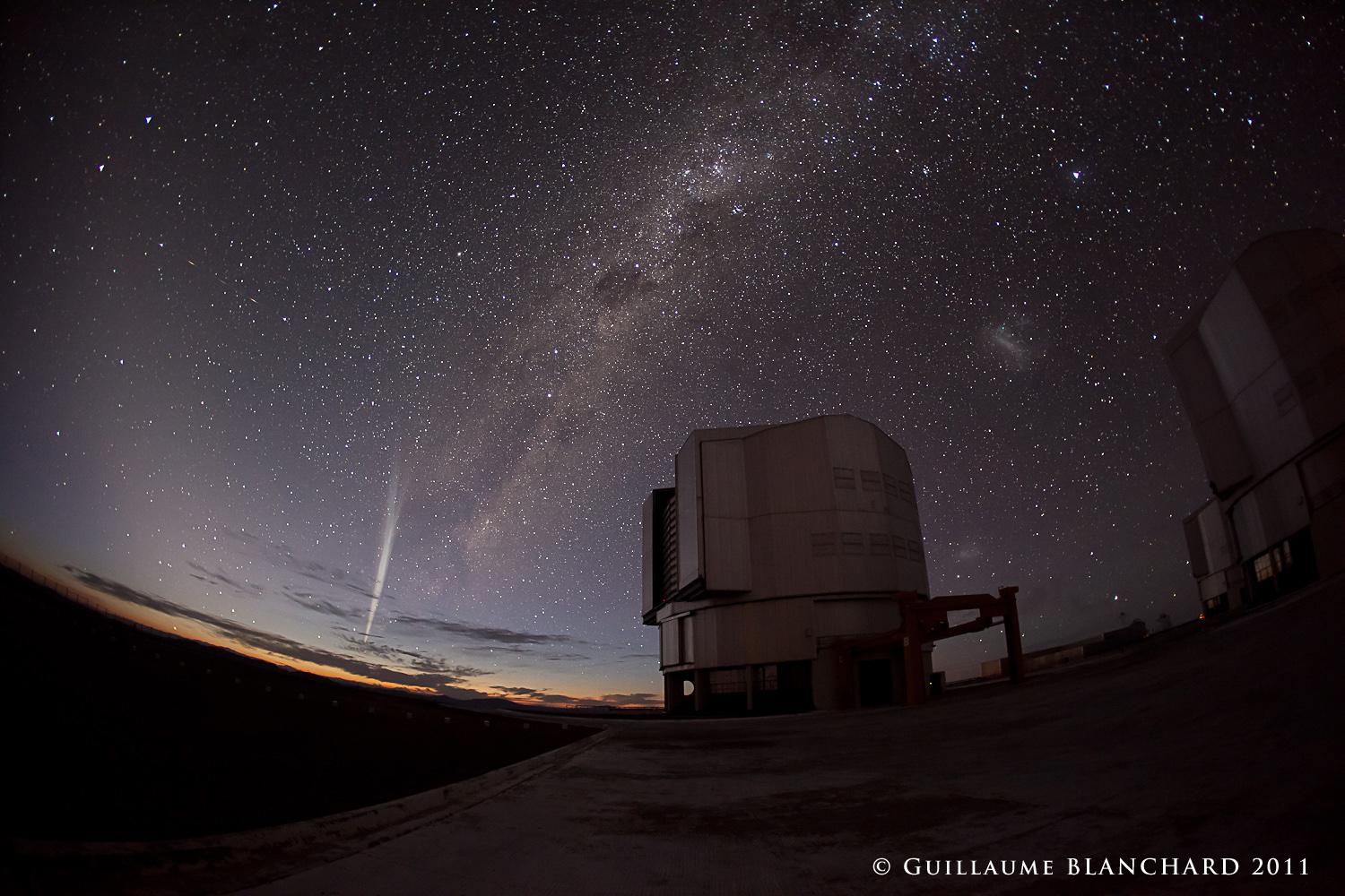 Comet Lovejoy over Paranal