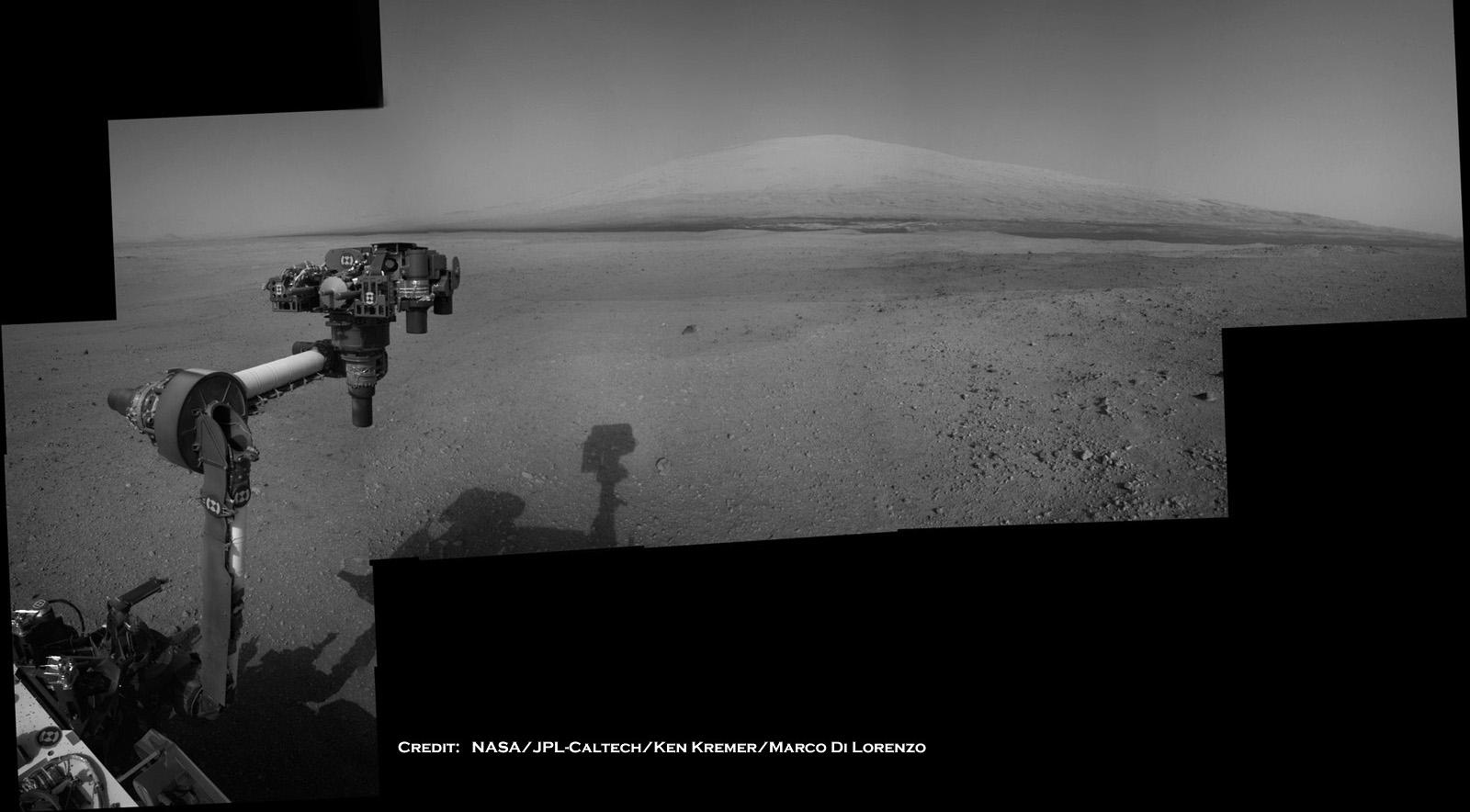 Curiosity on Mars: Mt Sharp in View