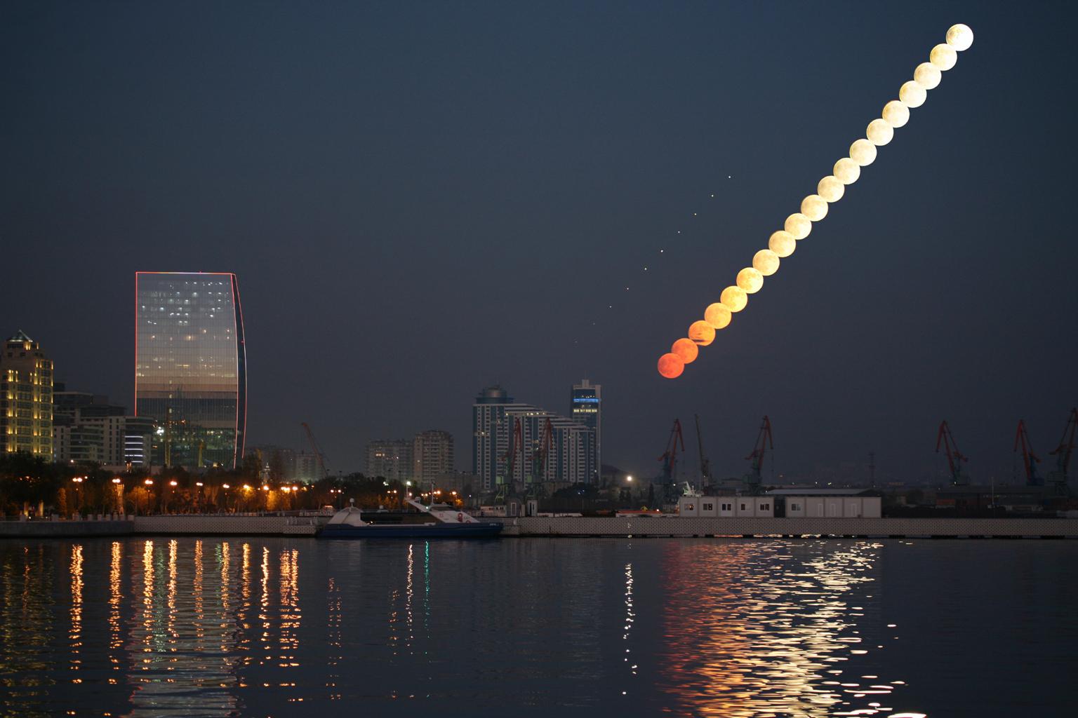 Baku Moonrise