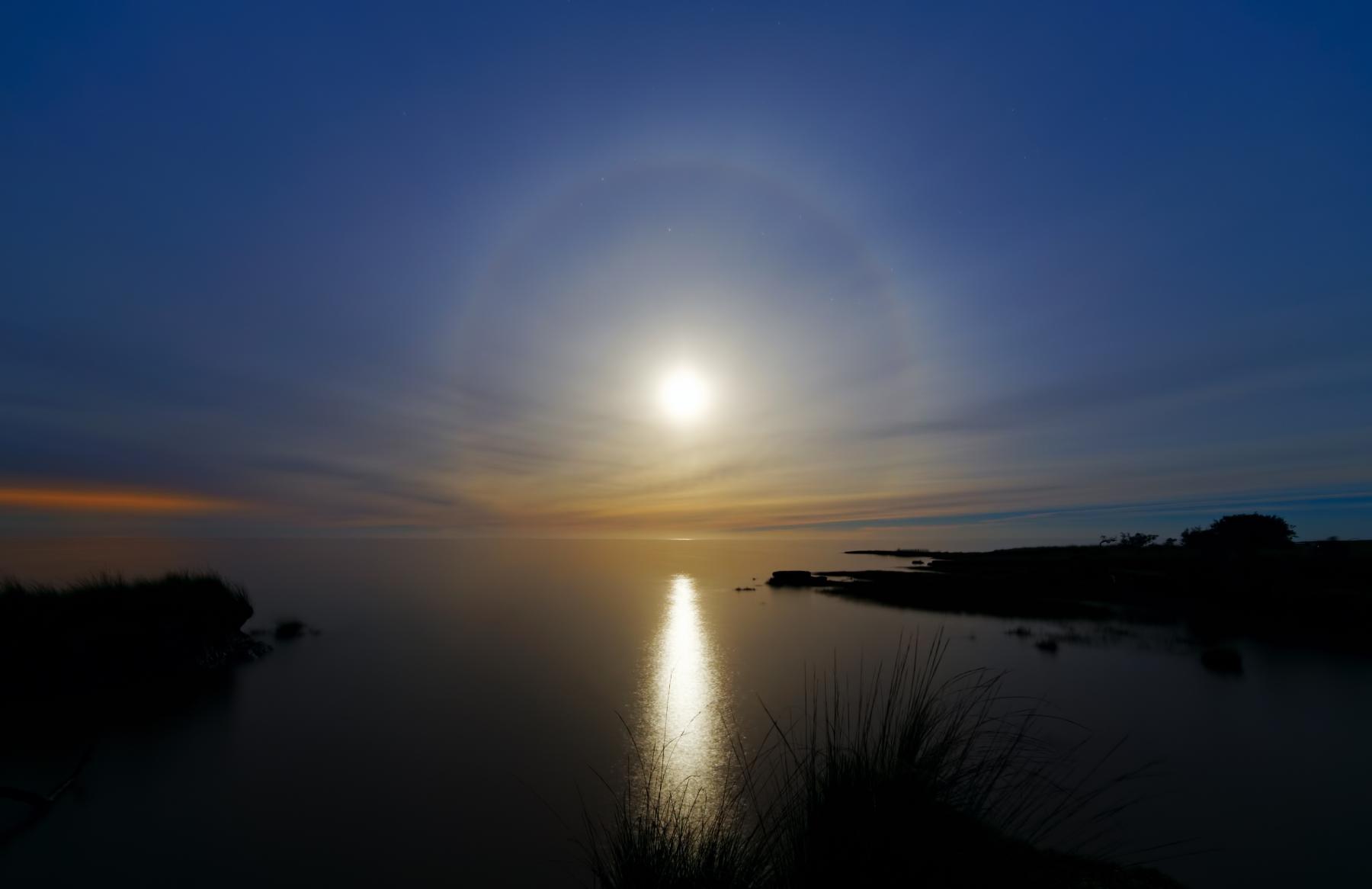A Super Moon’s Halo