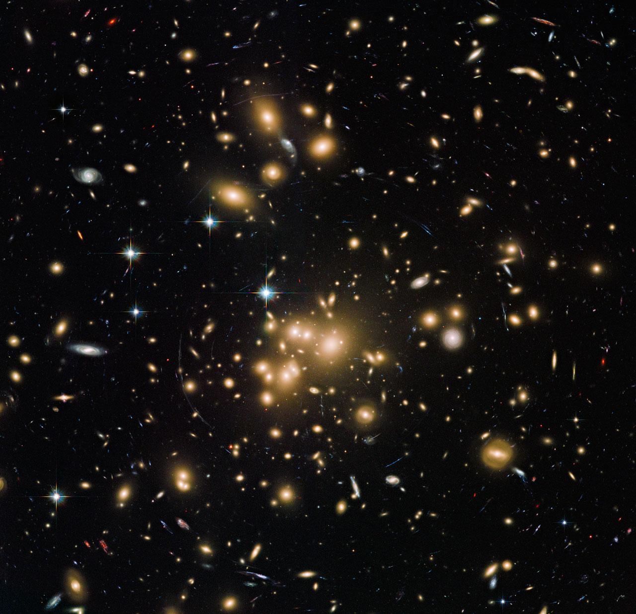 Galaxy Cluster Abell 1689 Deflects Light