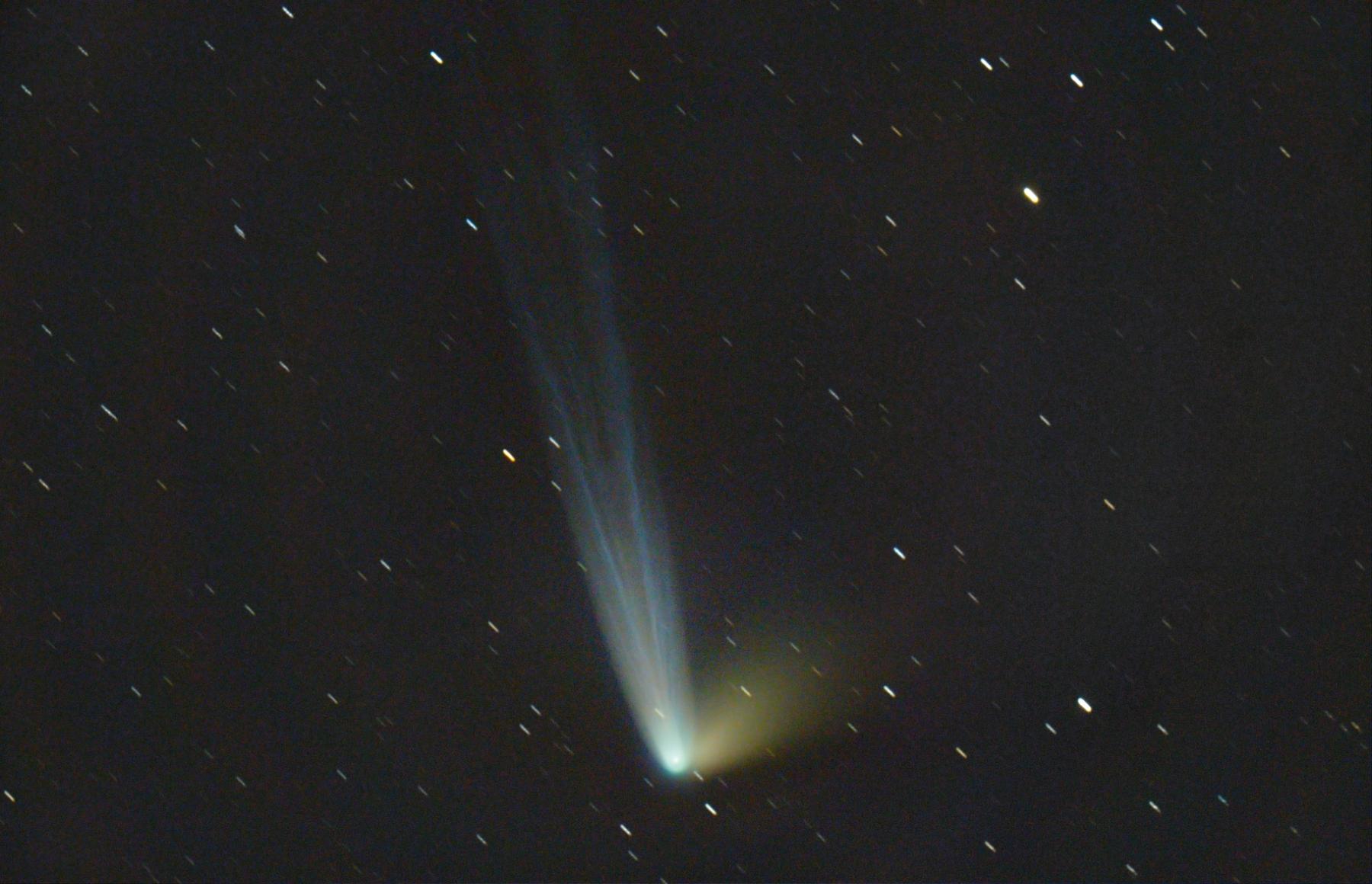 Comet Tails and Star Trails