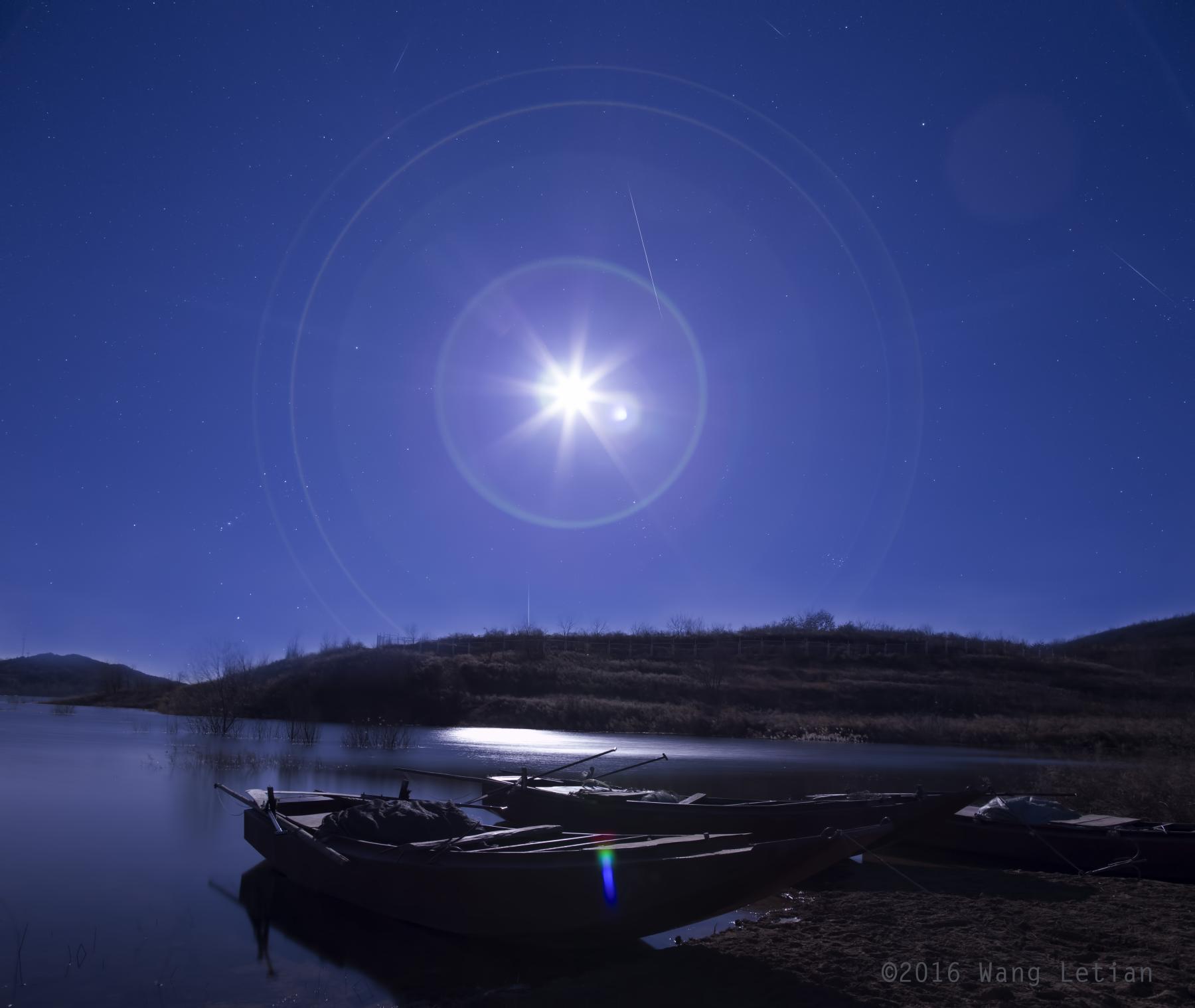 Meteors vs Supermoon