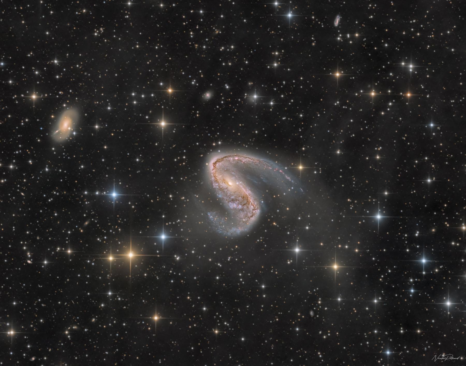 NGC 2442: Galaxy in Volans