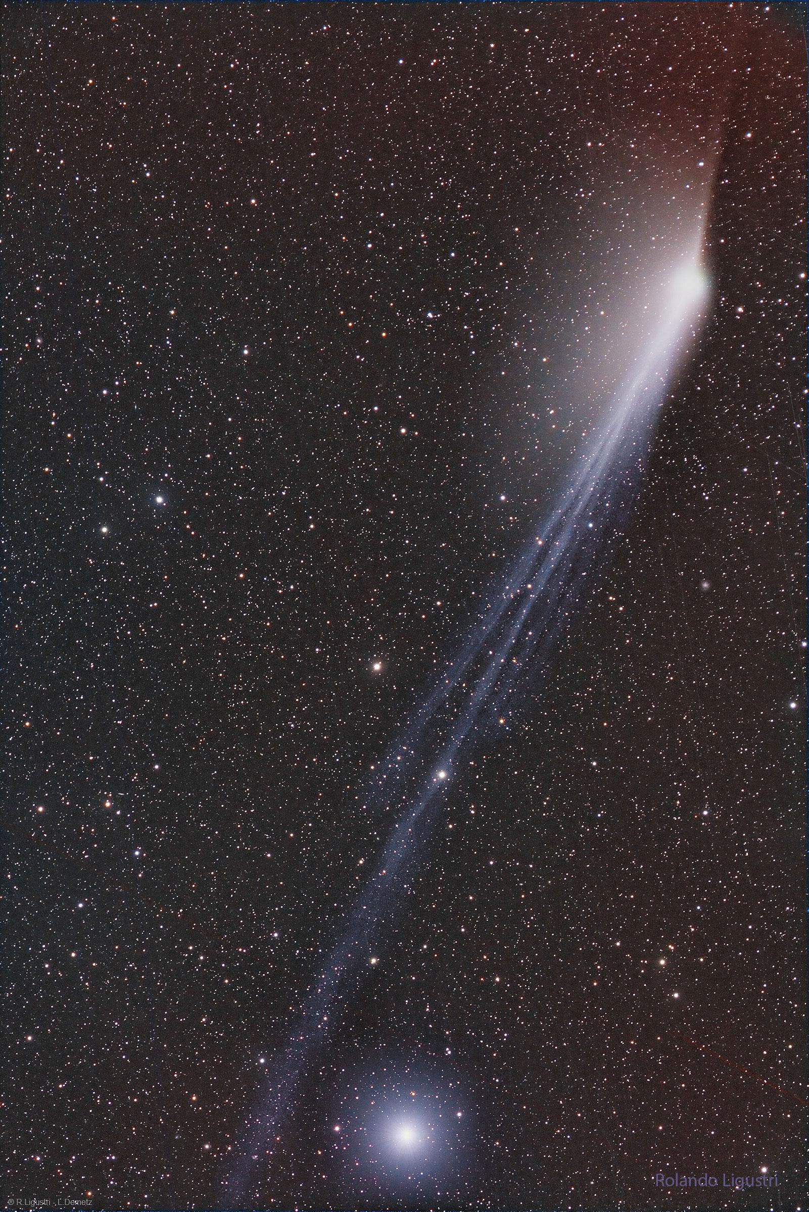 Comet Pons Brooks Develops Opposing Tails