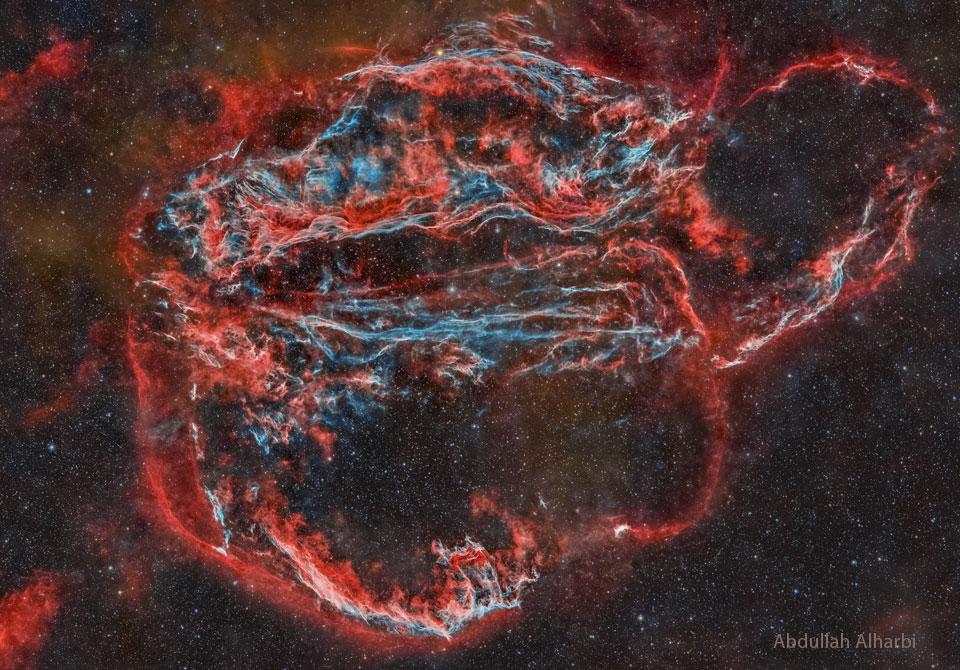 Veil Nebula: Wisps of an Ancient Supernova