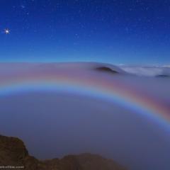 Mars and a Colorful Lunar Fog Bow