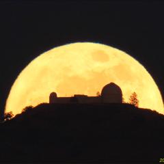 Apogee’s Full Moon