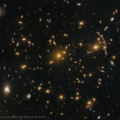 Abell 370: Galaxy Cluster Gravitational Lens